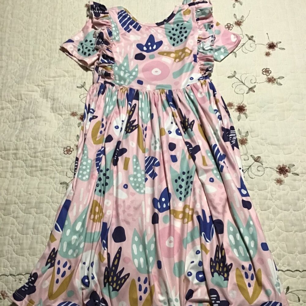 Mila & Rose Girl's Size 9-10 Short Sleeve Ruffle Twirl Dress--Nice Shape